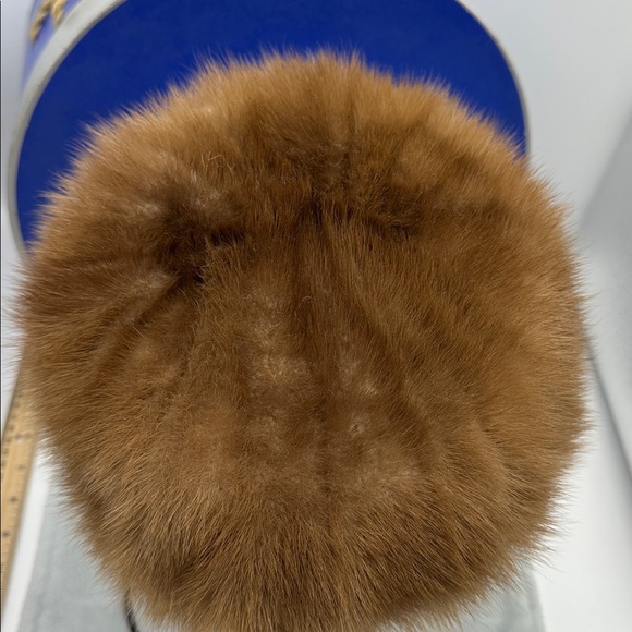Vintage Lazarus of Paris/Cincinnati Mink Cloche/Pill Box Hat
Dates-1940’s-60’s - Picture 5 of 10